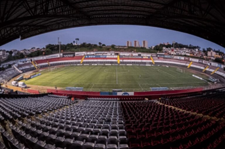 Justiça determina suspensão do leilão do Estádio Jayme Cintra